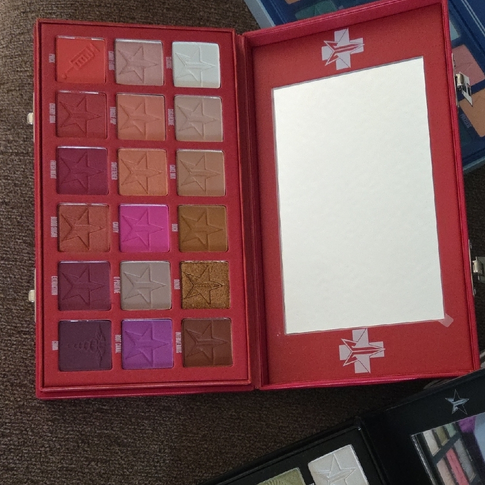 Jeffree Star Colorful Palette Set with Purple and Blue - Picture 2 of 8